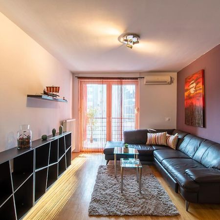 Apartmán Flexible Selfcheckins 31 - Zagreb - Garage - Loggia - New Exteriér fotografie